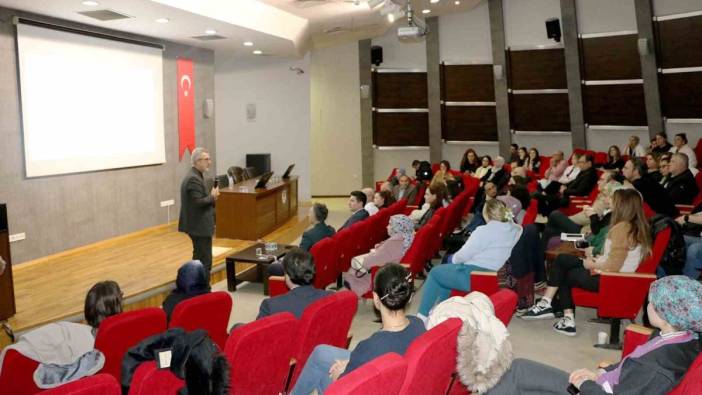 Sakarya'da uzmanlar normal doğumun önemine dikkat çekti