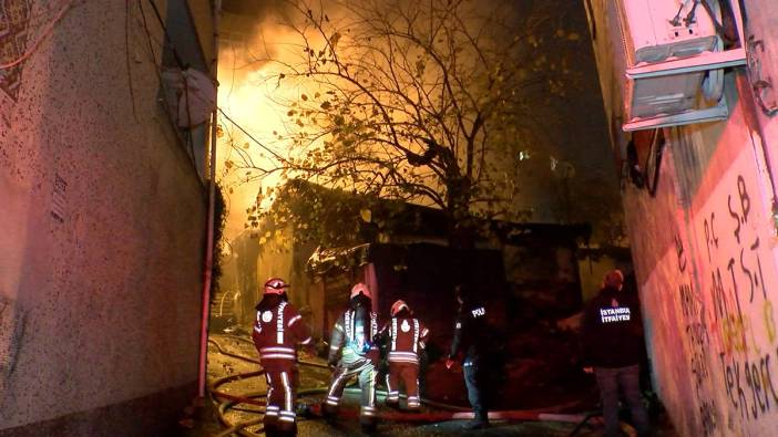 Beyoğlu’nda gecekondu alev alarak bomba gibi patlamadı