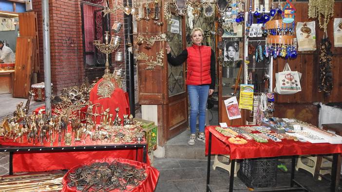 Gaziantep'te antikacı kadın babasının mirasını yaşatıyor