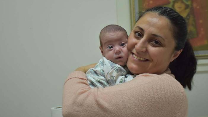 İzmir’de 540 gram doğan Efe bebek annesine kavuştu