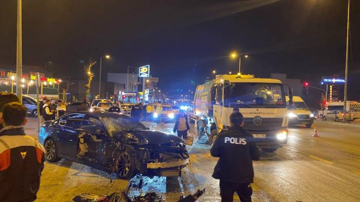 Lüks aracıyla kaza yaptı, yaralı arkadaşlarını bırakıp kaçtı