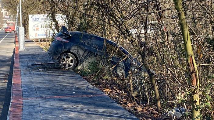 Kocaeli’nde alkollü sürücü virajı alamayarak ağaçlık alana daldı: Ehliyetine el konuldu