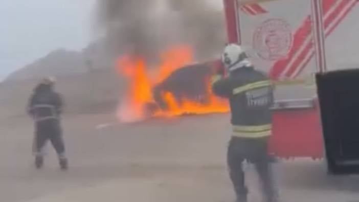 Diyarbakır'da korku dolu anlar! Seyir halindeki cip alev alev yandı