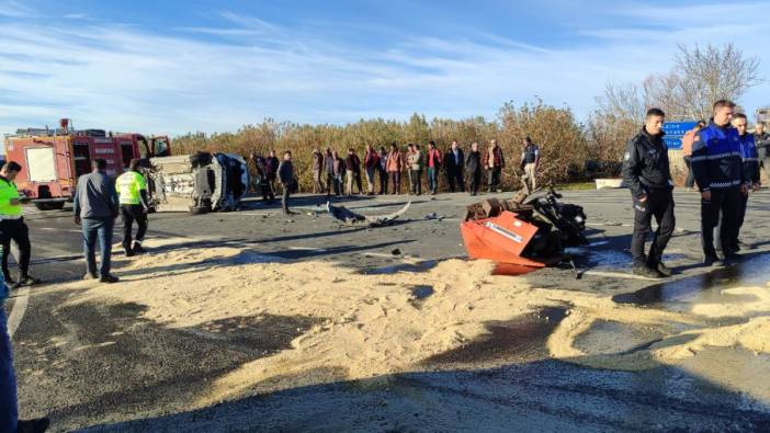 Çanakkale'de korkutan kaza! Traktör ikiye bölündü