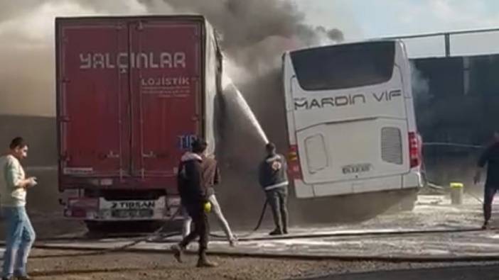 Şırnak’ta park halinde olan iki araç yandı