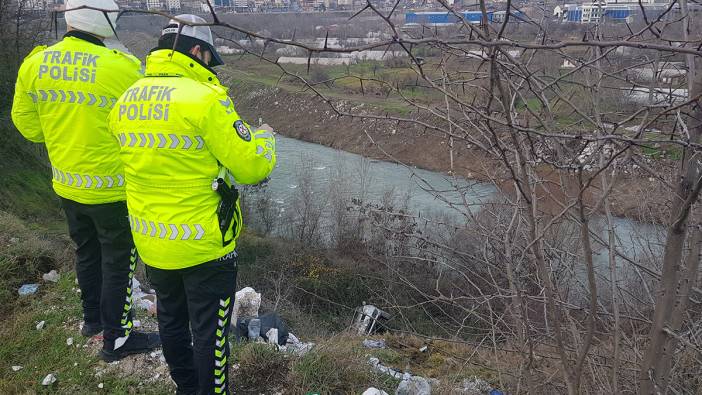 10 metre yüksekten şarampole uçtu: Kazada öğretim görevlisi yaralandı