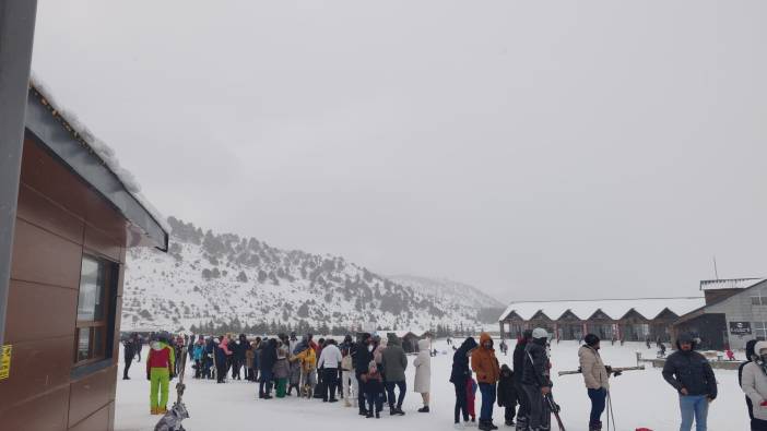 Davraz Kayak Merkezi ziyaretçi akınına uğradı