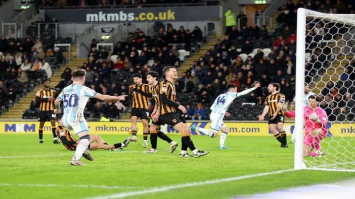 Hull City dibe vurdu: Middlesbrough son dakikada güldü