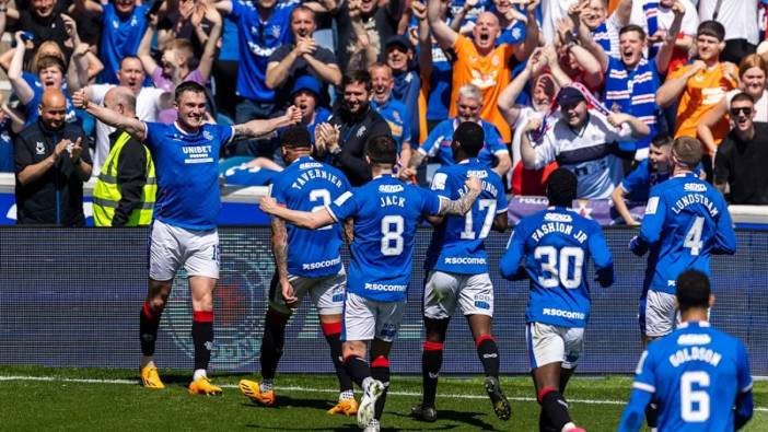 Rangers, Celtic'i farklı geçti