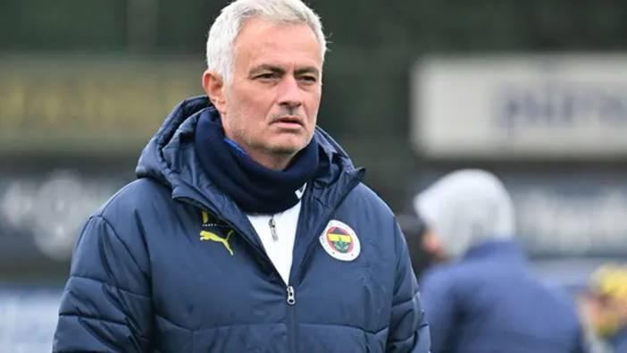 Fenerbahçe’ye 2 oyuncudan kötü haber geldi. Mourinho ilk 11’ini netleştiriyor