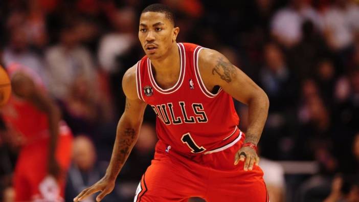 Derrick Rose’un forması emekli edilecek