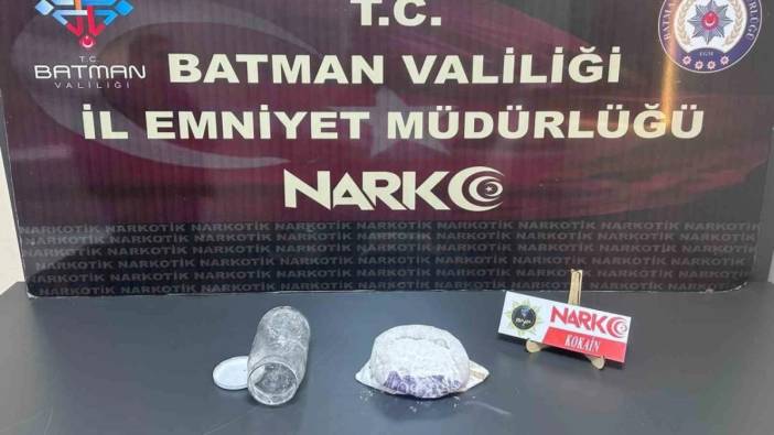 Batman'da bir yolcunun üstünden uyuşturucu çıktı