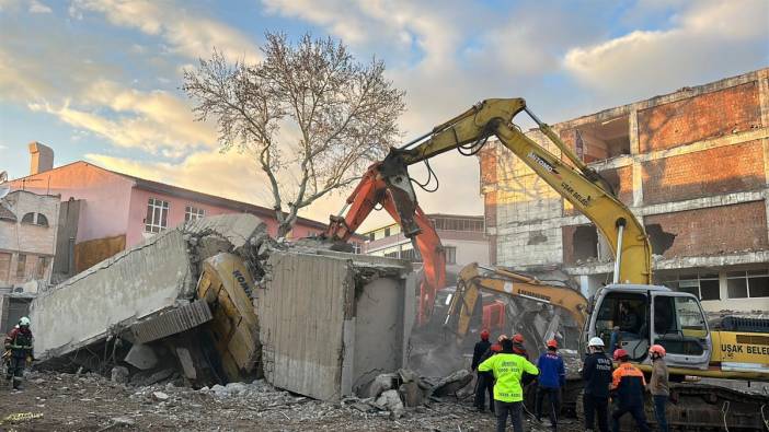 Göçük altında kalmıştı. Kepçe operatöründen  acı haber geldi