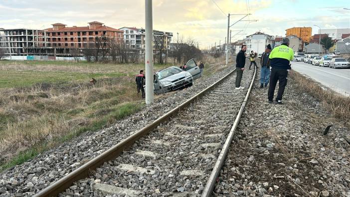 Polisten kaçan araç takla attı