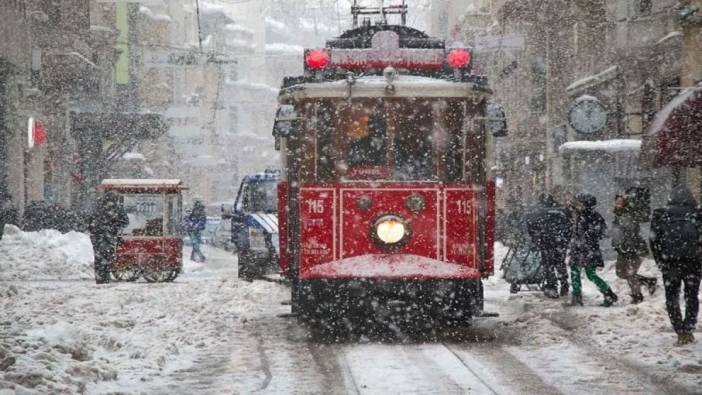 İstanbul'a lapa lapa yağacak karın net tarihi belli oldu. Güneşe aldanmayın