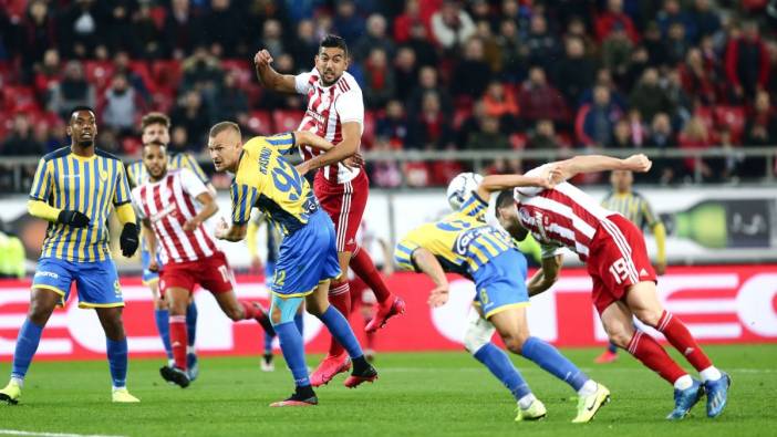 Olympiakos iki puan farkla liderlik koltuğuna oturdu