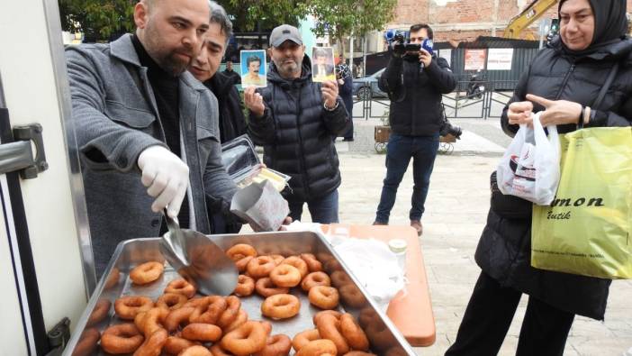 Manisa’da Ferdi Tayfur hayranlarından lokma hayrı