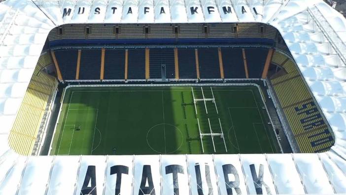 Fenerbahçe'nin çatısına Atatürk yazısı