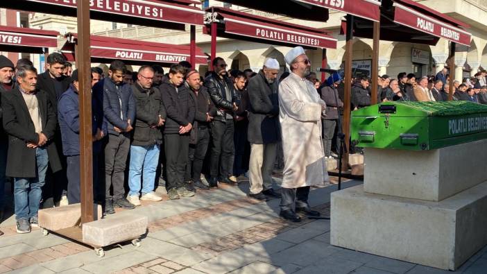 Kanalizasyon kazısındaki göçükte hayatını kaybeden 2 işçi toprağa verildi