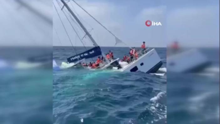 Dünyaca ünlü tatil adası Phuket'te turist dolu tekne alabora oldu! Tamamen sulara gömüldü