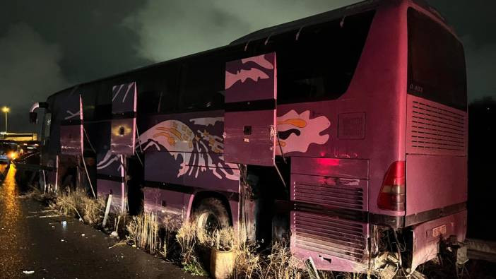 Tur otobüsünün şoförü hareket halindeyken kalp krizi geçirdi