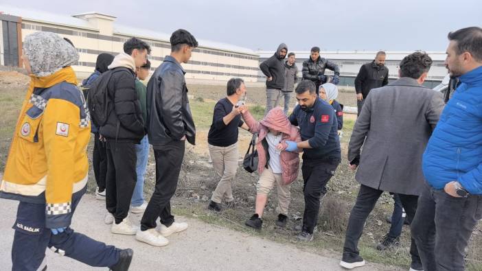 Öğrenci servisi otomobille çarpıştı: 6'sı öğrenci 10 yaralı