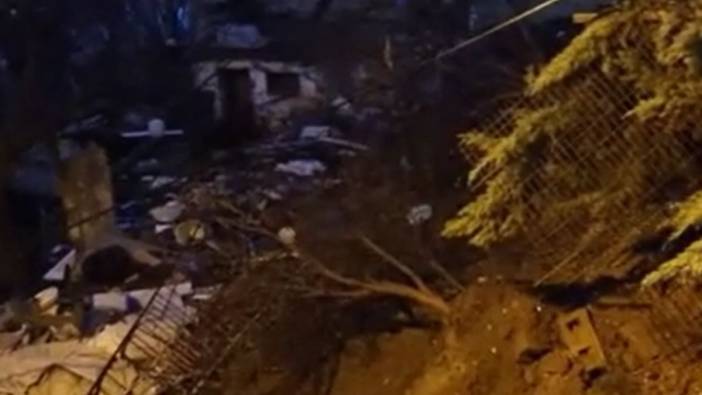 İstanbul'da istinat duvarı çöktü. İki bina tahliye edildi