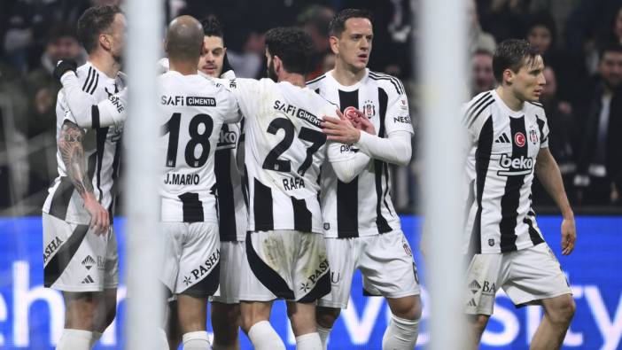 Beşiktaş, Trabzonspor'u iki golle geçti
