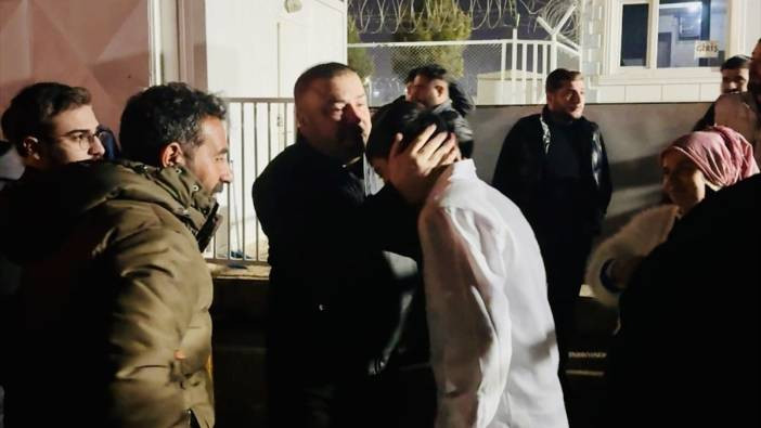 Tahliye edilen 2 kişi Güran ailesi tarafından karşılandı