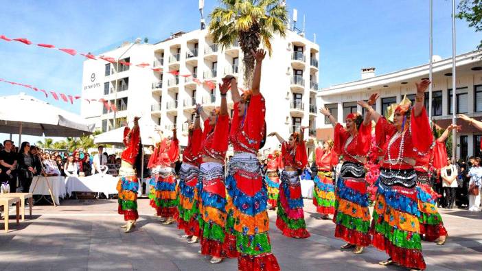Çeşme’de turizm haftası renkli görüntülerle başladı