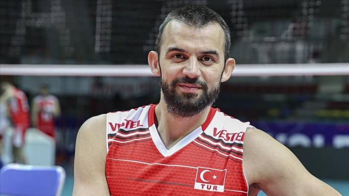 Voleybolcu  Arslan Ekşi kariyerini sonlandırdı