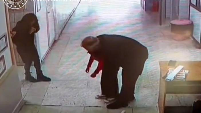 Hayat kurtaran dokunuş! Öğrencisini Heimlich manevrasıyla kurtardı