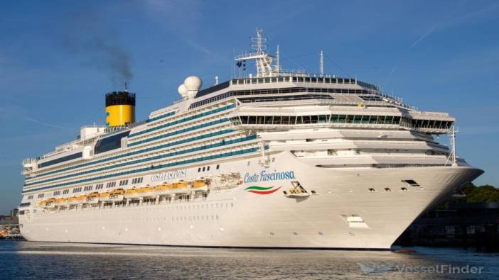 İzmir'e kruvaziyerle binlerce turist geldi