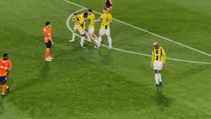 Fenerbahçe'de sinirler gergin: Saha ortasında kavga