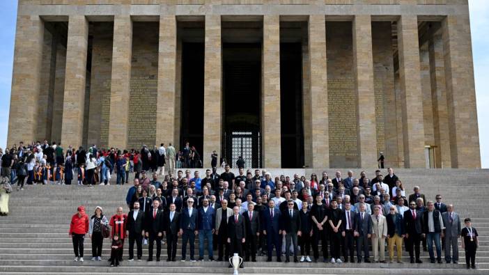 Gençlerbirliği’nden Anıtkabir ve Cavcav'ın mezarına ziyaret