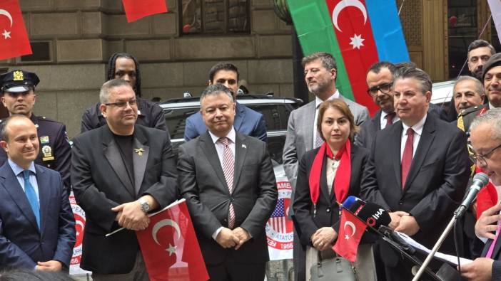 ABD’de Türk bayrağı göndere çekildi