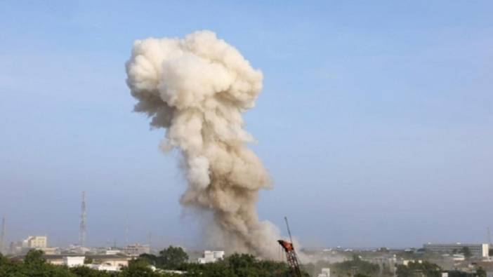 Askeri üsse bombalı saldırı: 10 ölü, 30 yaralı