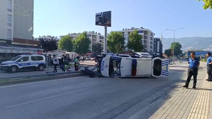 Bursa'da polis aracı kaza yaptı: 5 yaralı
