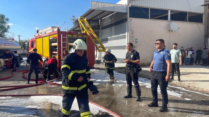 Isparta'da bir oyuncak deposu çıkan yangında hasar gördü