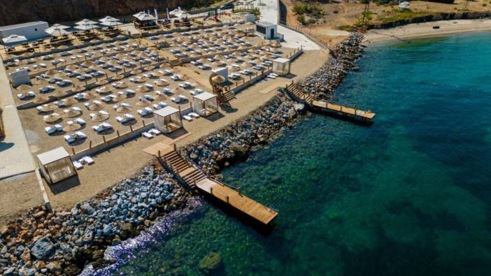 Bodrum Yalıkavak’ta lüksün ortasında halk plajı