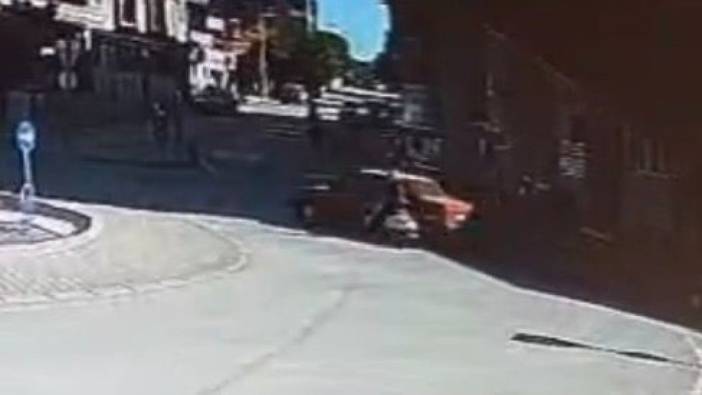 Kadın motosiklet sürücüsü kıl payı kurtardı!