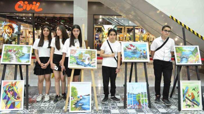 Öğrencilerin resim sergisi büyük ilgi gördü