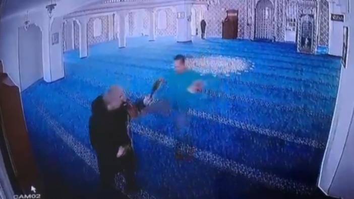 Cuma namazında tekme tokat saldırı! 7 suç kaydı olan saldırgan serbest bırakıldı