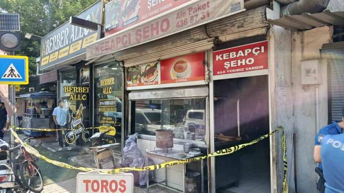 Adana’da evlat vahşeti: Annesini boğazından defalarca bıçaklayıp öldürdü