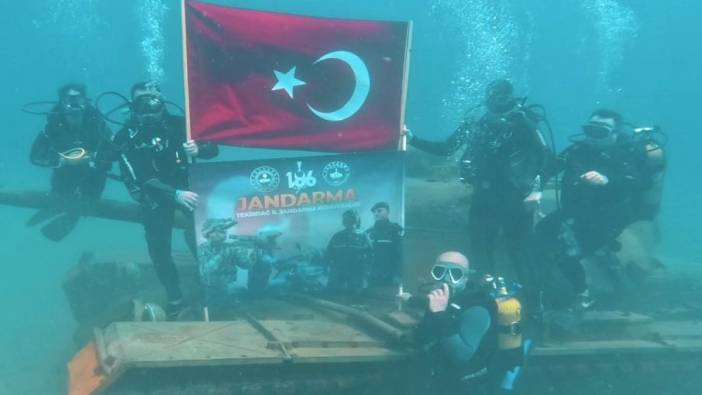 Jandarmanın 186. yıldönümü su altına kutlandı