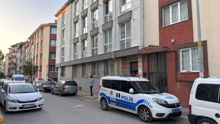 Evinde ölü bulundu