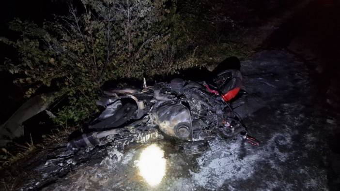 Yarış yapan iki motosiklet farları yanmayan araca çarptı! 2 ölü