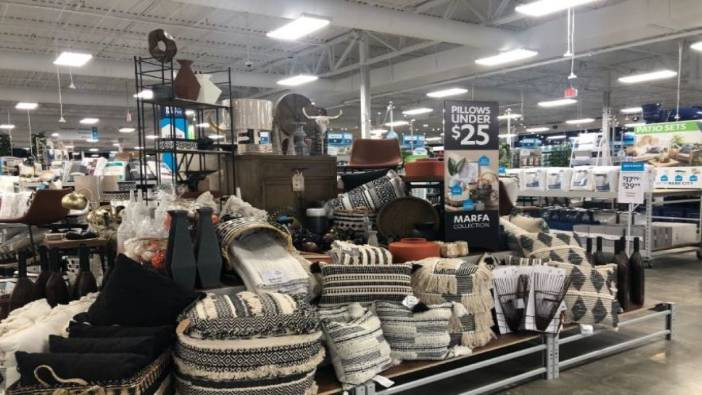 IKEA'nın en güçlü rakibi iflasını istedi. 200 mağazası var