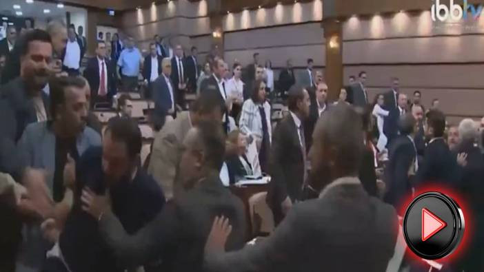 İBB Meclisi birbirine girdi! AKP'li üyenin sözleri ortalığı karıştırdı
