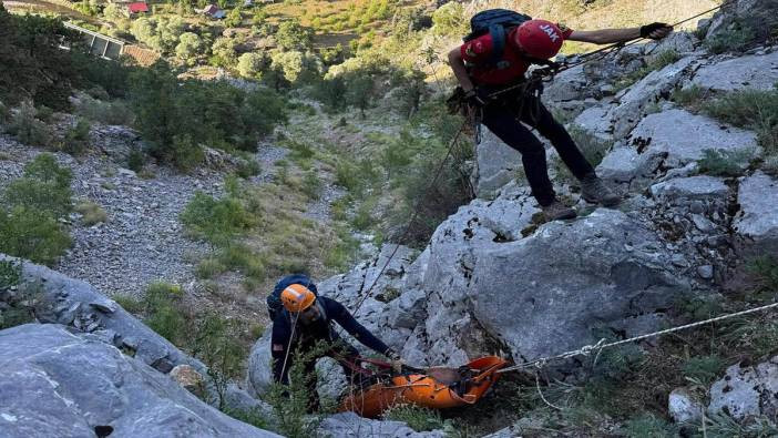 300 metre kayalıktan düştü! Takla atarak savruldu: Ihlamur toplamak için çıkmıştı